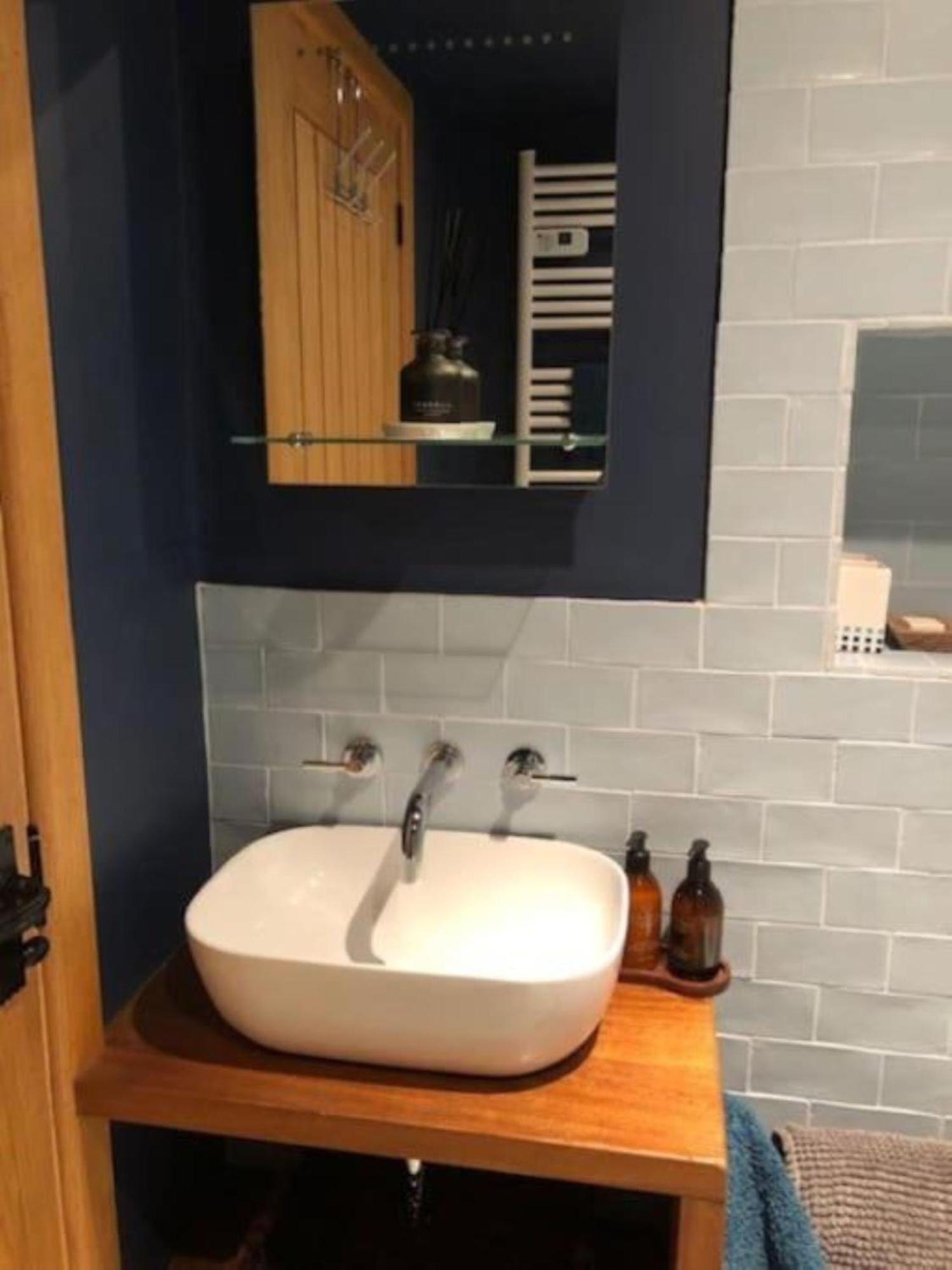 Bank Cottage Studio - Luxury Cotswolds Haven For Two Shipston-on-Stour ภายนอก รูปภาพ